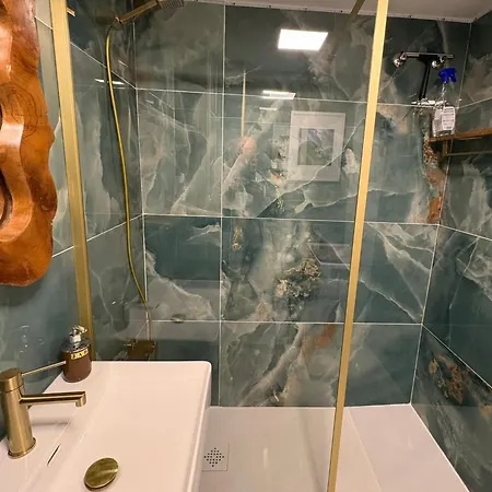 Midway * Τορρεμολίνος