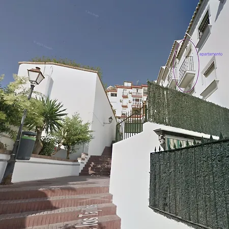 Midway Apartment *